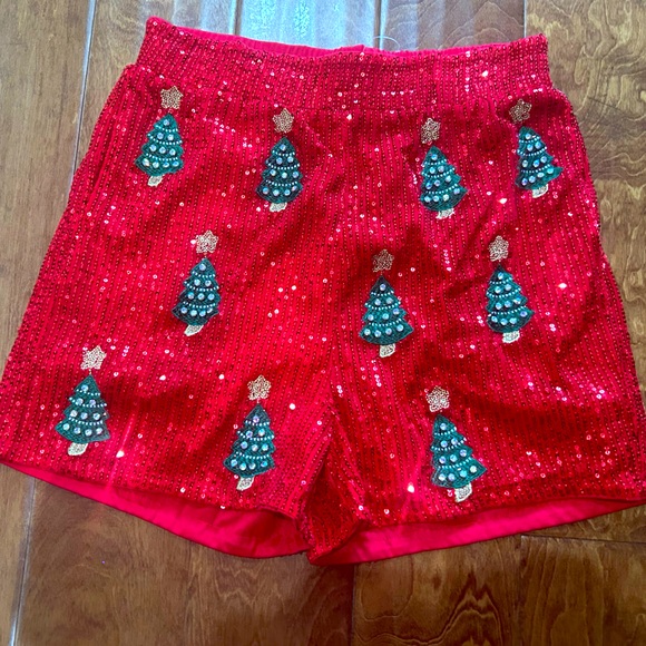 Size Medium WHY Dress Christmas Tree Shorts - Picture 1 of 6